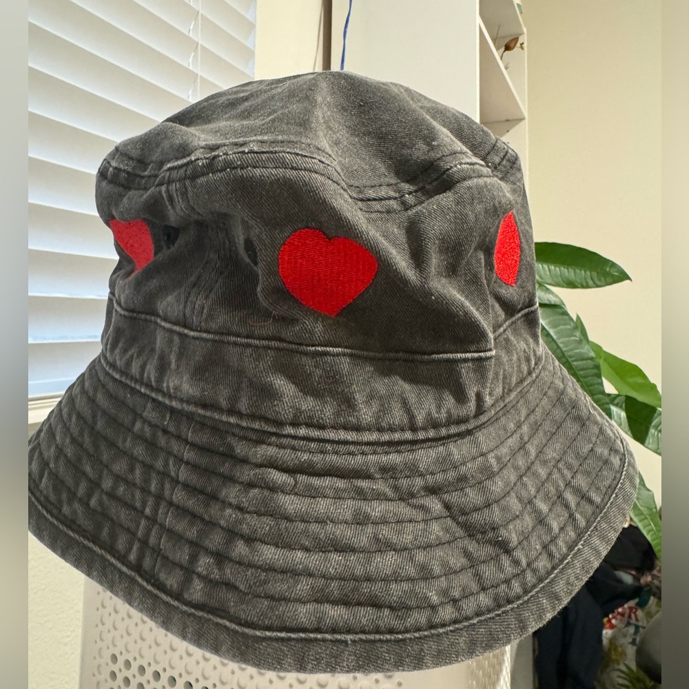 Urban outfitter bucket hat.